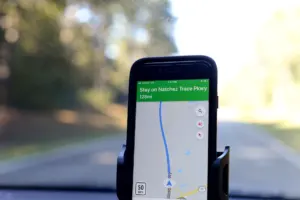 how do i know if someone is tracking my phone